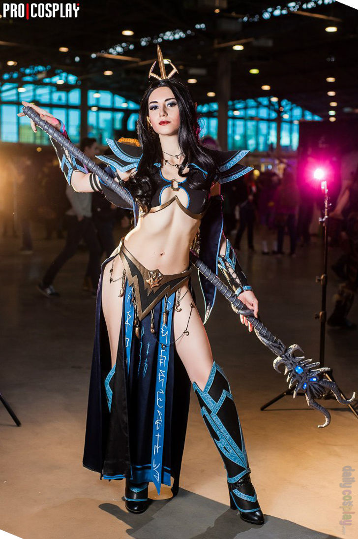 Druchii Sorceress from Warhammer Fantasy Battles