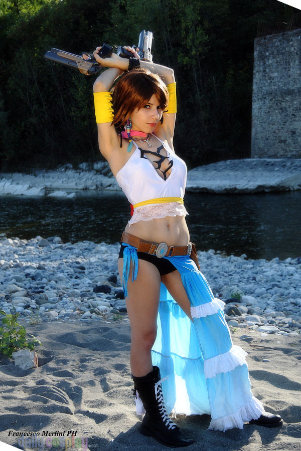 Yuna de Final Fantasy X ganha vida em cosplay incrível