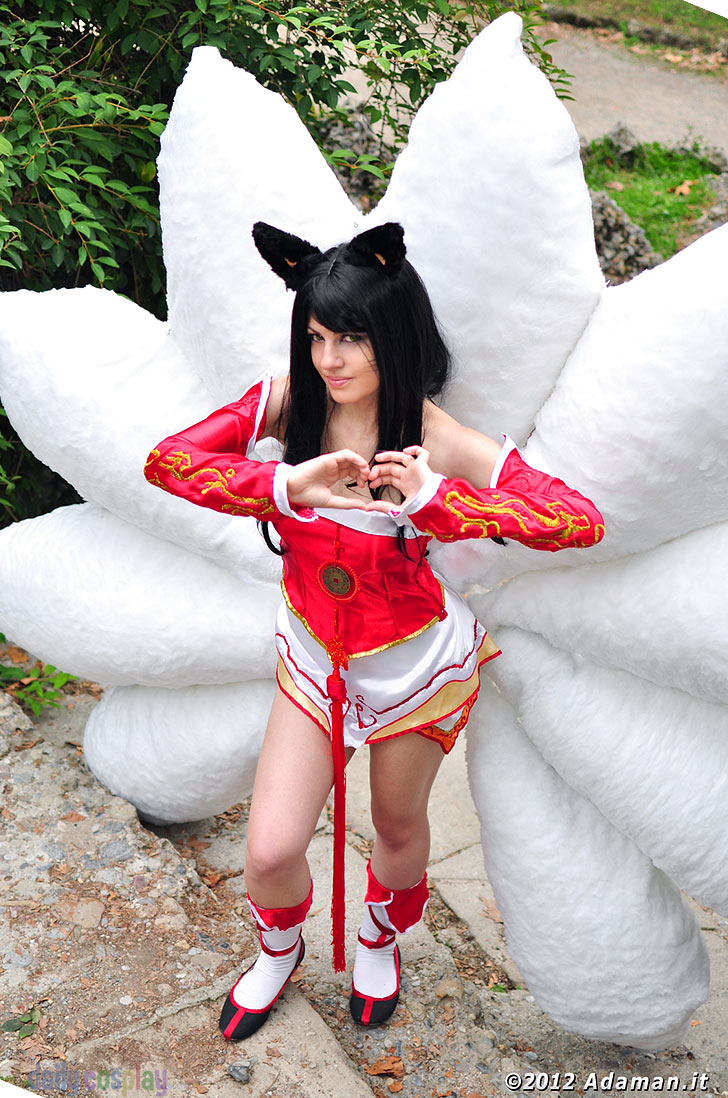 Ahri The Nine Tailed Fox from League of Legends Daily Cosplay