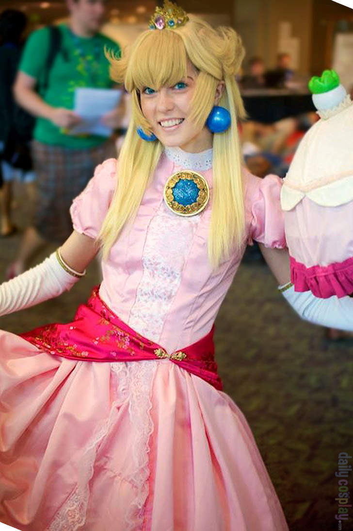 Princess Peach ピーチ姫 from Super Mario Bros. スーパーマリオブラザーズ