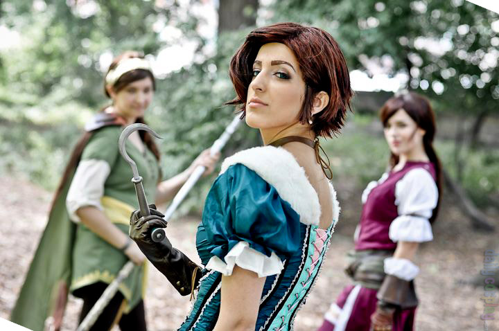 Fantastic Assassin's Creed 3 Lady Maverick and Independent Cosplay