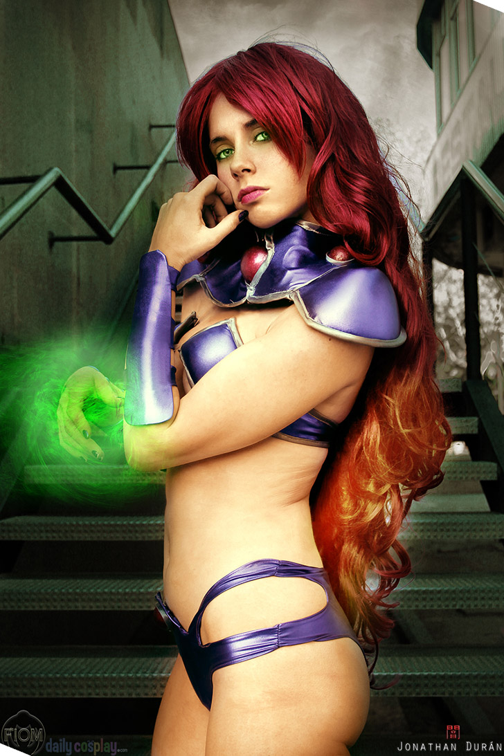 Starfire From Red Hood And