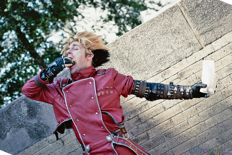 Vash the Stampede from Trigun - Daily Cosplay .com