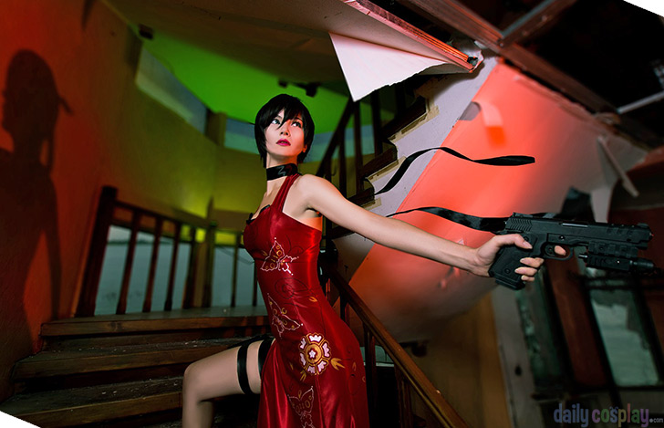 Resident Evil 4 Cosplayer Becomes a Disturbingly Haunted Ada Wong