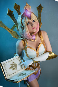 Elementalist Lux from League of Legends