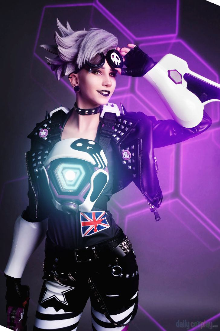 Tracer Ultraviolet from Overwatch