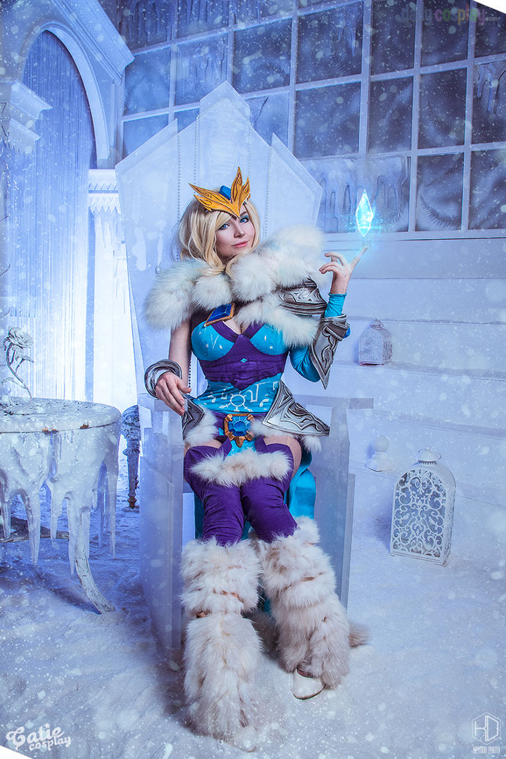 Crystal Maiden from Dota 2