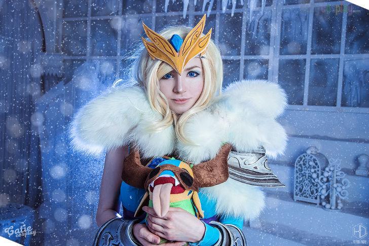 Crystal Maiden from Dota 2