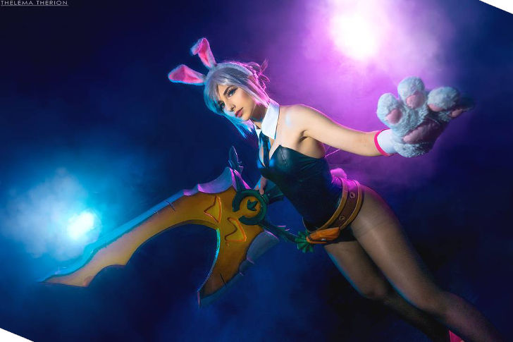 Riven (Battle Bunny skin) from League of Legends - Daily Cosplay .com