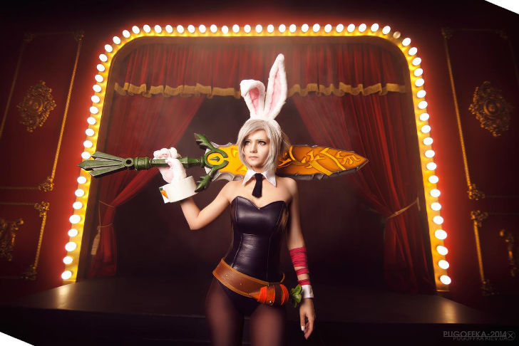 Rundevinrun Cosplay - Riven (Battle Bunny) - League of Legends