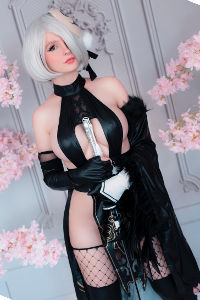 2B from NieR: Automata