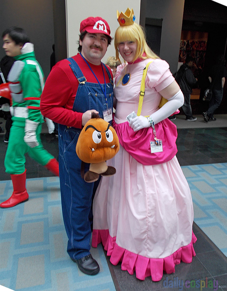 Mario, Princess Peach / Super Mario - Daily Cosplay .com