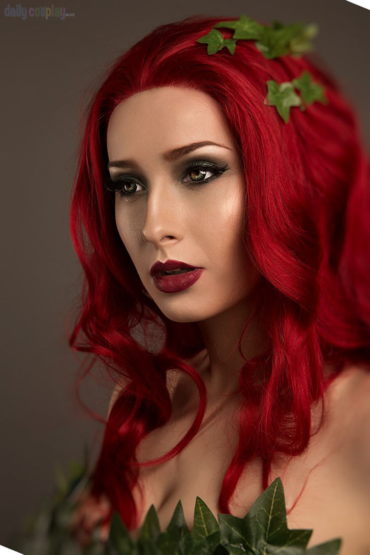 Poison Ivy from Batman - Daily Cosplay .com